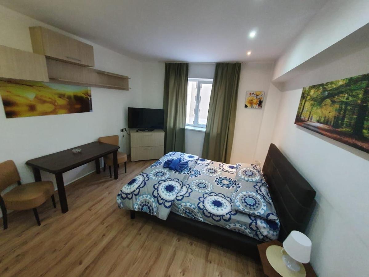 Cataleya Suites Aparthotel Bucarest Esterno foto