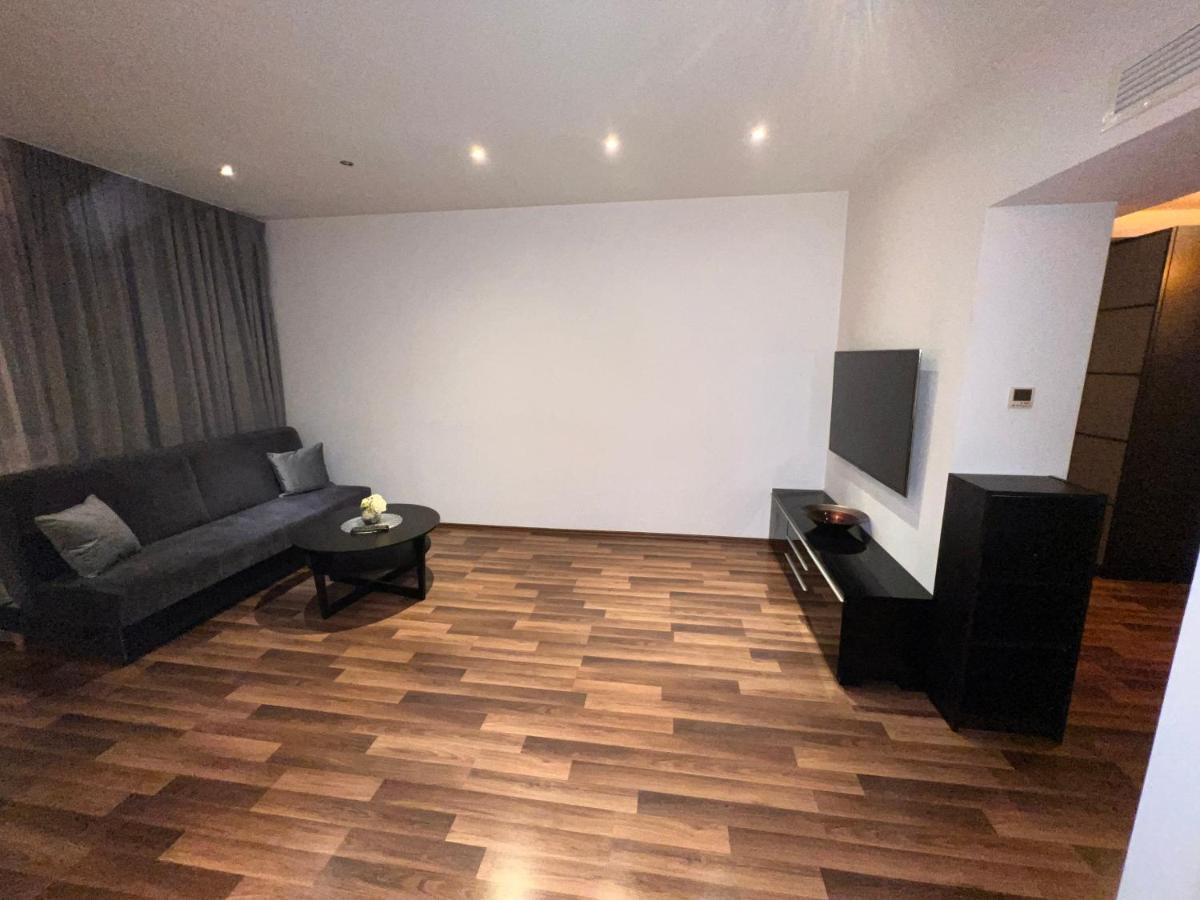 Cataleya Suites Aparthotel Bucarest Esterno foto