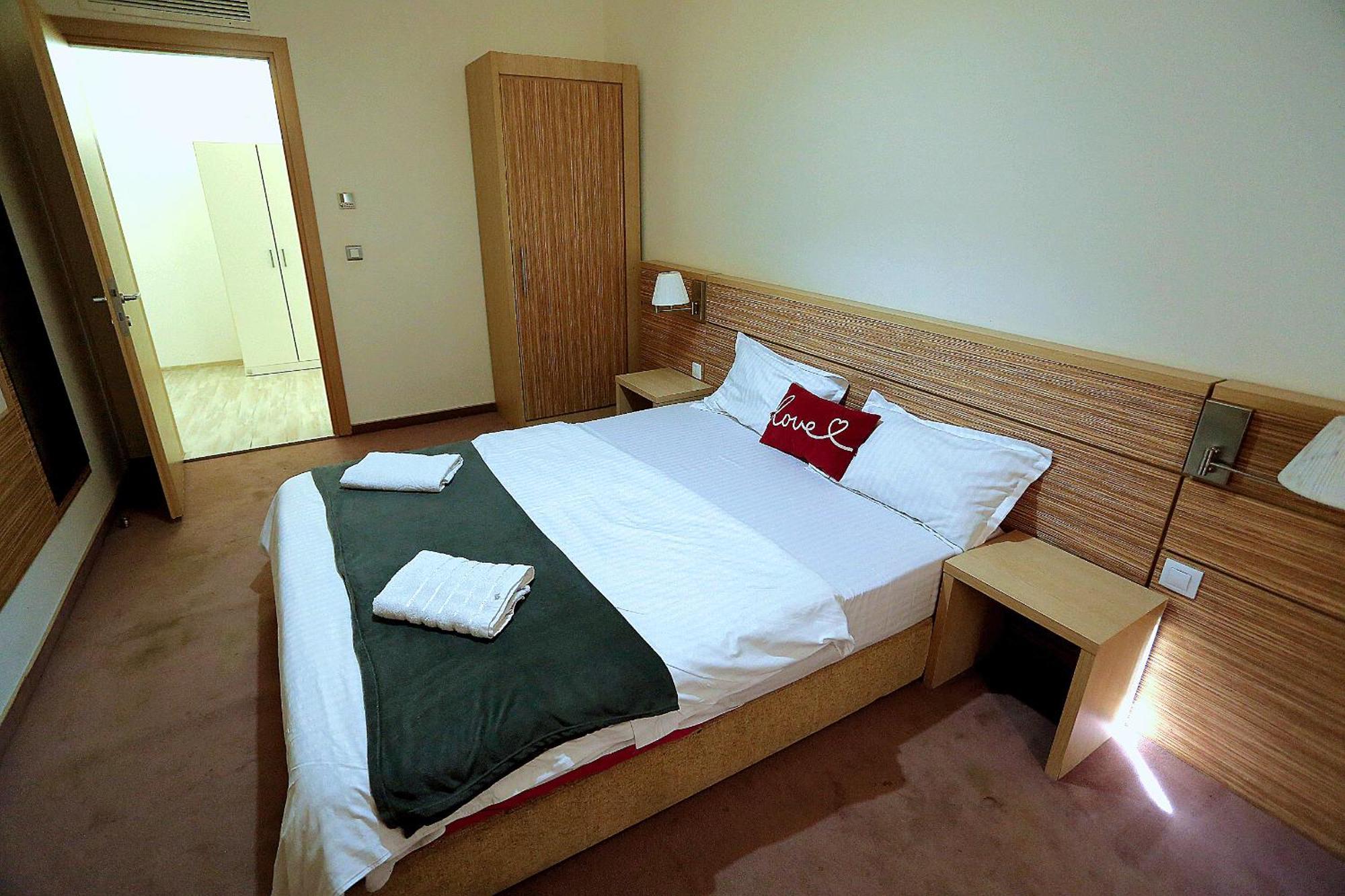 Cataleya Suites Aparthotel Bucarest Esterno foto