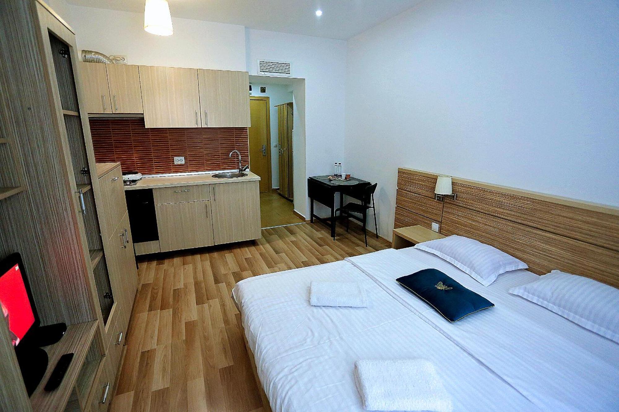 Cataleya Suites Aparthotel Bucarest Esterno foto