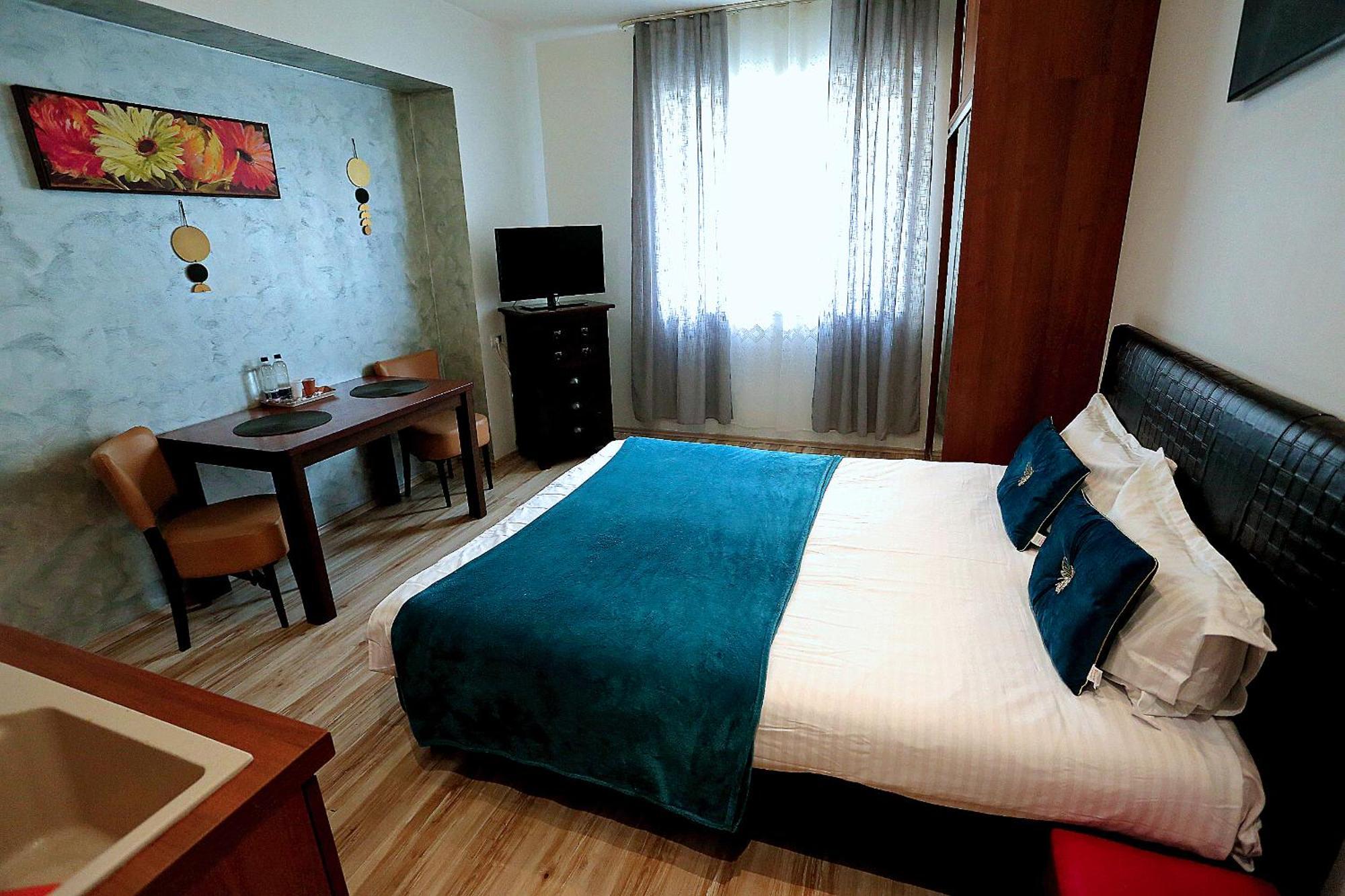 Cataleya Suites Aparthotel Bucarest Esterno foto